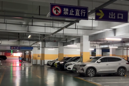 民意连心桥 办理见真章丨十堰市城管执法委：构建“一张网” 破解“停车难”